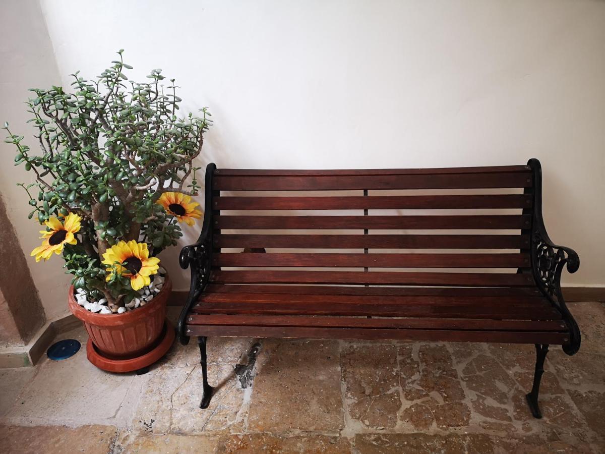 La Casa Delle Sorprese Apartment Trani Luaran gambar